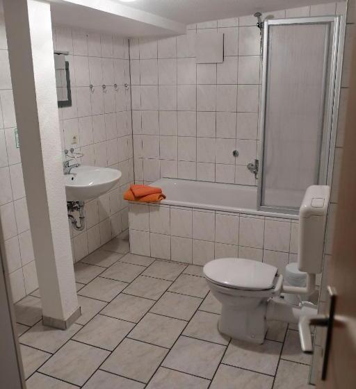 패밀리 룸, Garni Goldene Henne