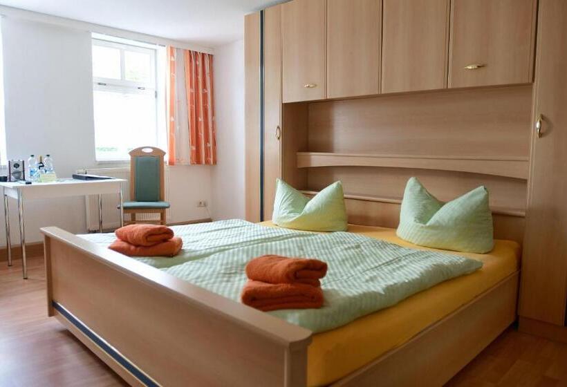 패밀리 룸, Garni Goldene Henne