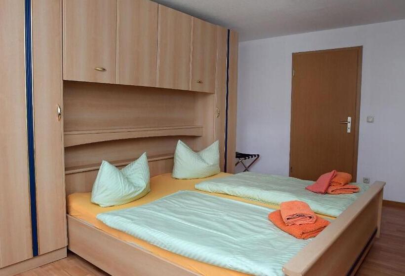 패밀리 룸, Garni Goldene Henne