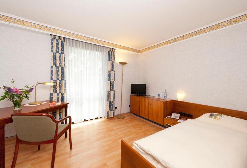 غرفة قياسية, Hirsch