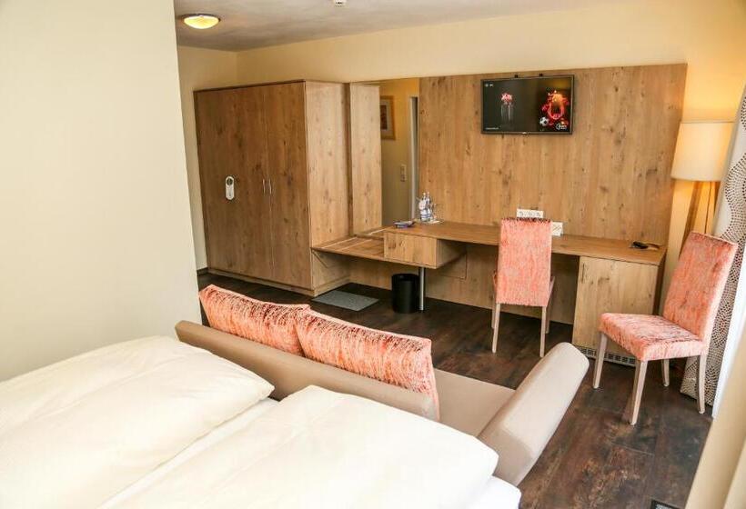 غرفة عائلية, Hirsch