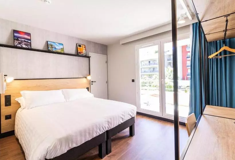 اتاق سوپریور با بالکن, Ibis Roquebrune Cap Martin Menton