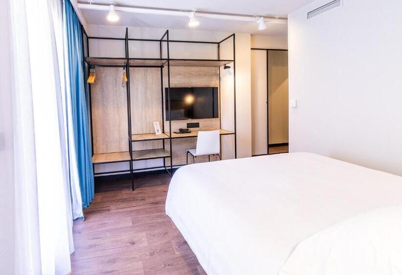 Номер Superior с Балконом, Ibis Roquebrune Cap Martin Menton