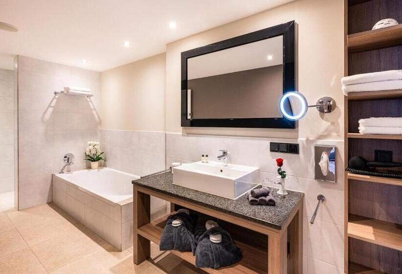 Номер Superior, Kaliebe