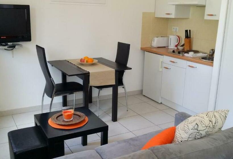 スタンダードスタジオ, Kimi Résidence