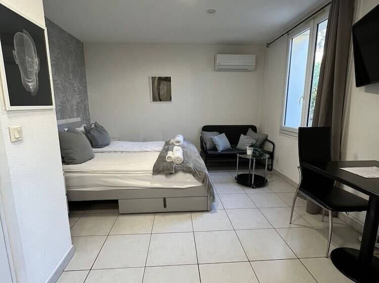 スタンダードスタジオ, Kimi Résidence