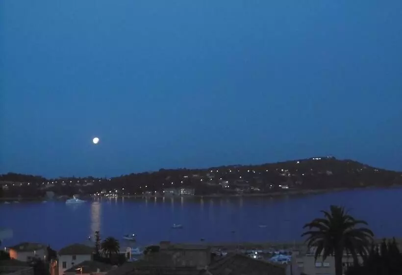 اتاق استاندارد با تراس و چشم‌انداز دریا, La Flore