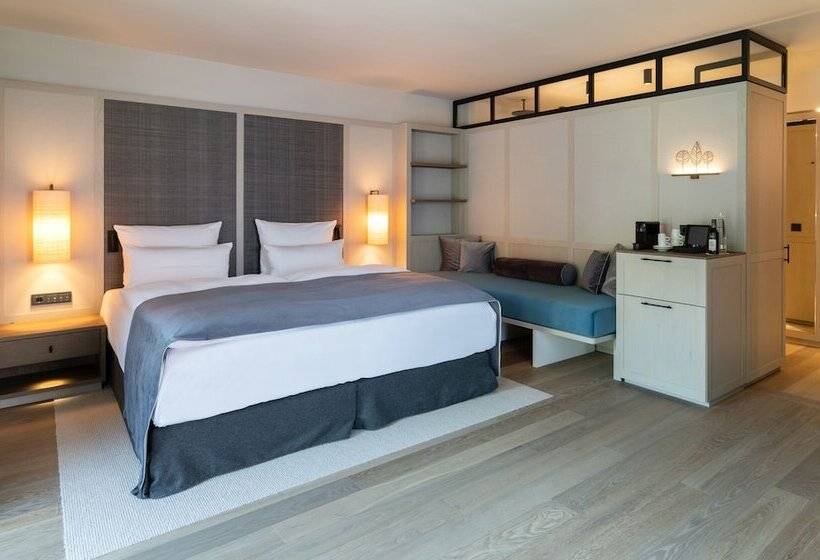 جناح جونيور, Parkhotel Egerner Höfe