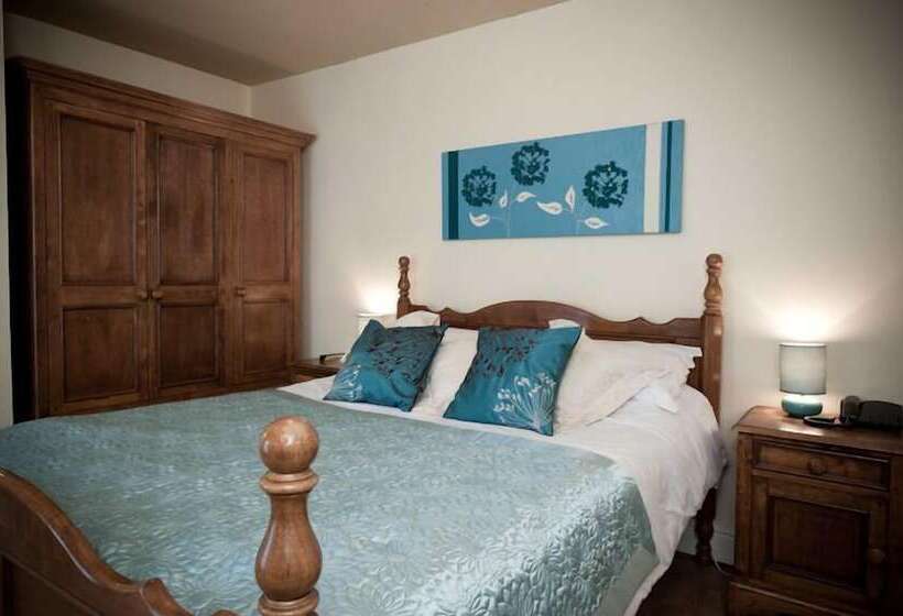 غرفة عائلية, Plas Hyfryd