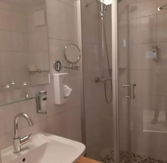 Perhehuone, Deva Hotel Alpenglück