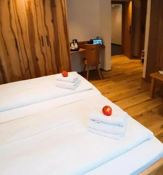 Sviitti, Deva Hotel Alpenglück