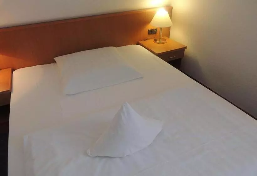 Standard Single Room, Restaurant Zum Roeddenberg
