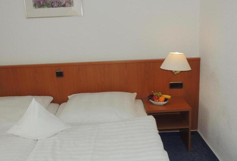 Номер Стандарт, Restaurant Zum Roeddenberg