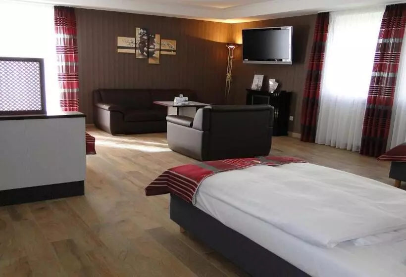 Premium Kolmen Hengen Huone, Rhöner Land Garni   Bed & Breakfast