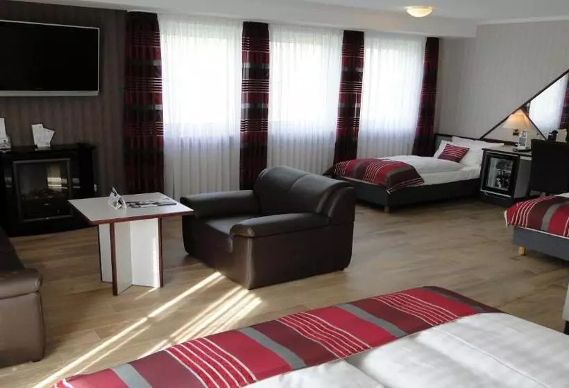 Premium Kolmen Hengen Huone, Rhöner Land Garni   Bed & Breakfast