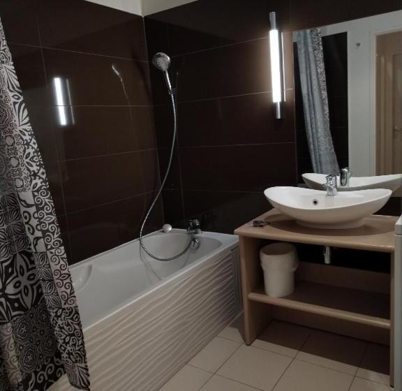 Апартаменты 3 Спальни, Résidence Château Des Magnans By Nevesol