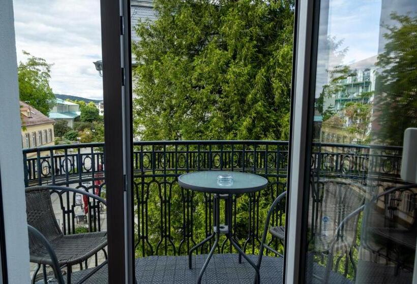 غرفة قياسية فردية, Weisses Haus