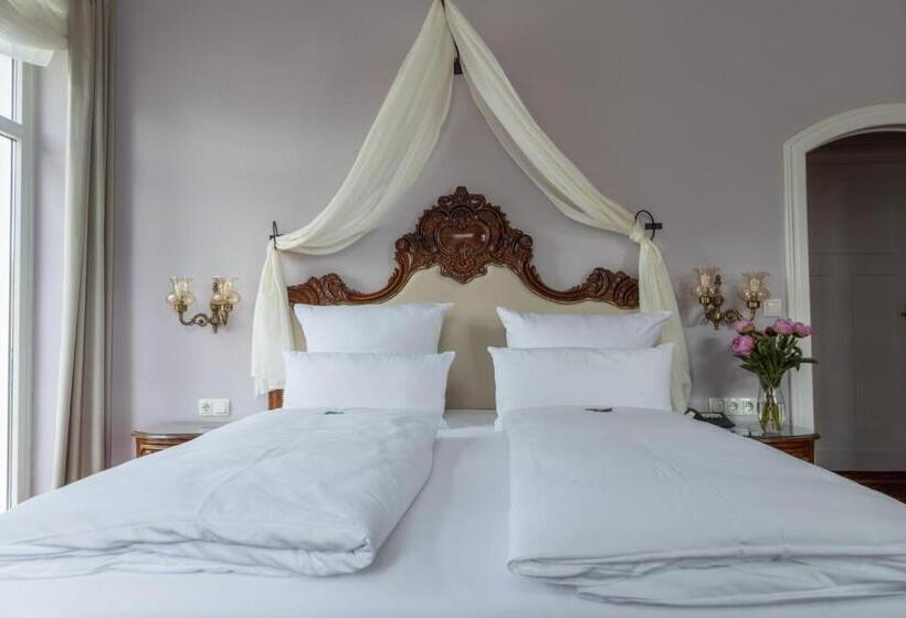 غرفة قياسية فردية, Weisses Haus