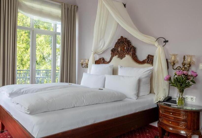 غرفة قياسية فردية مزودة بشُرفة, Weisses Haus