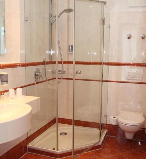 اتاق سوپریور, Zur Post