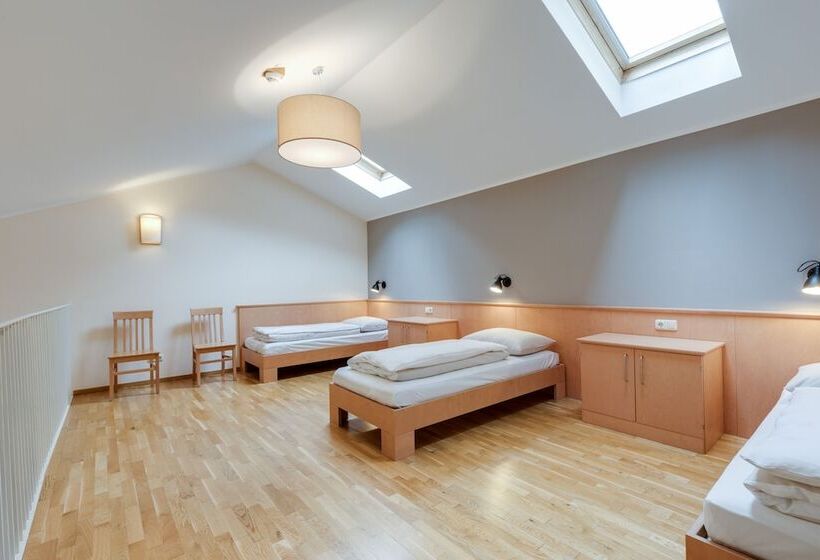 スタンダード４人部屋, Jufa Hotel Veitsch