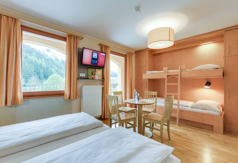 スタンダード４人部屋, Jufa Hotel Veitsch