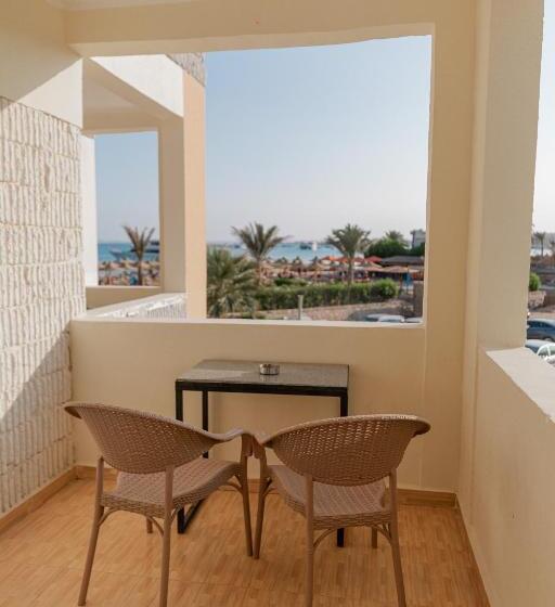 کلبه ییلاقی, Andalusia Blue Beach Hurghada