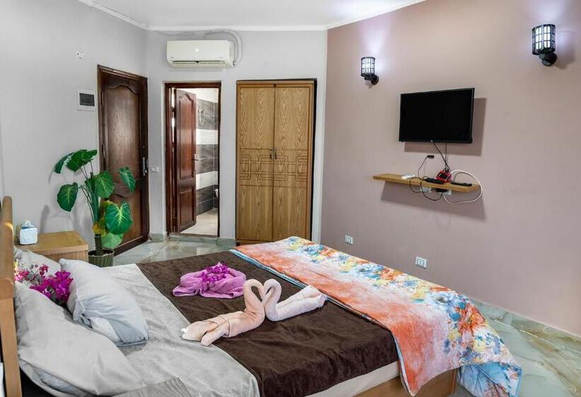 کلبه ییلاقی, Andalusia Blue Beach Hurghada