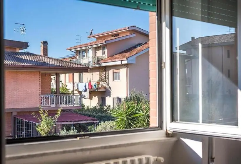 اتاق استاندارد با سرویس بهداشتی مشترک, Travelershome Ciampino Rooms