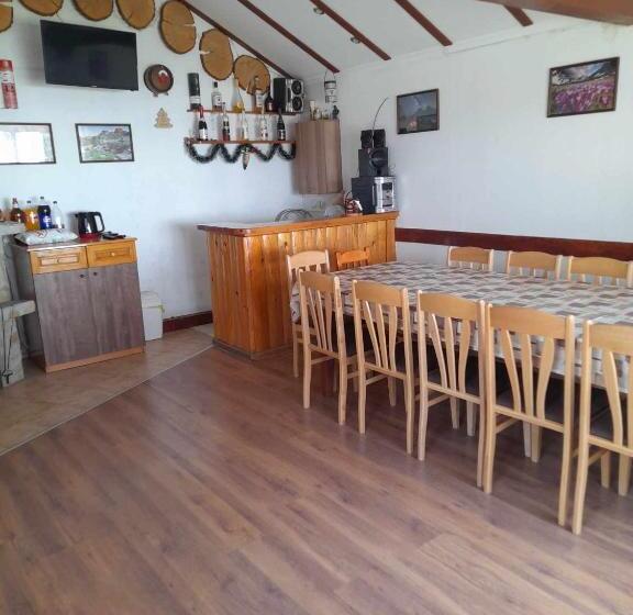 اتاق استاندارد چهارنفره با بالکن, Guest House Lorian