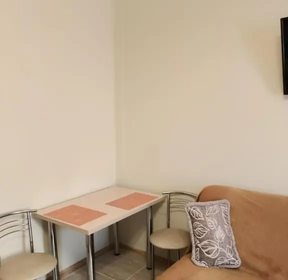 اتاق استاندارد سه نفره, Sadyba Margaryta