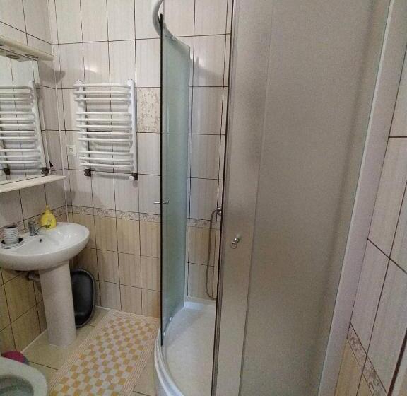 חדר סטנדרט לשלושה, Sadyba Margaryta