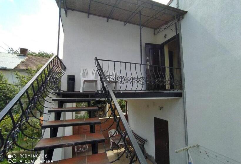 חדר דלוקס לארבעה, Sadyba Margaryta