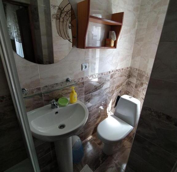 חדר סטנדרט לשלושה, Sadyba Margaryta