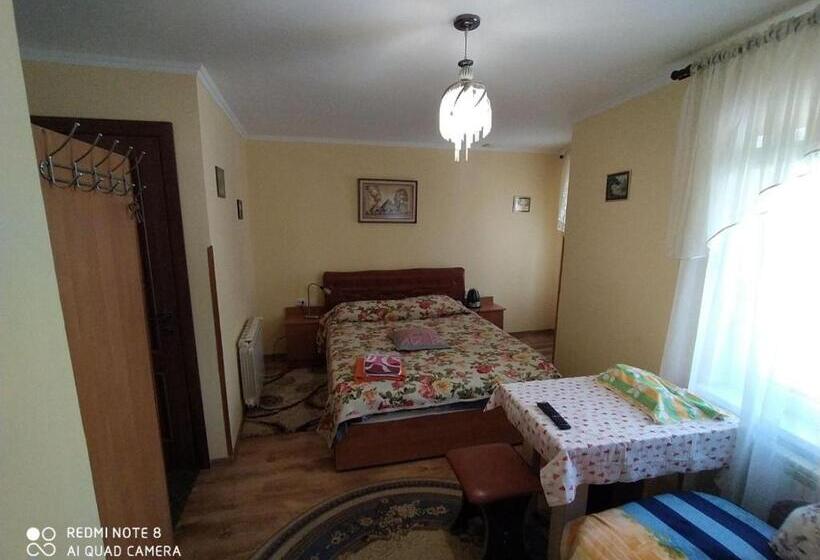 חדר סופריור לשלושה, Sadyba Margaryta