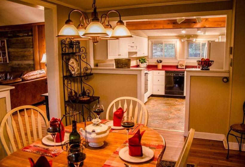 منزل غرفتين نوم, Asheville Cabins Of Willow Winds