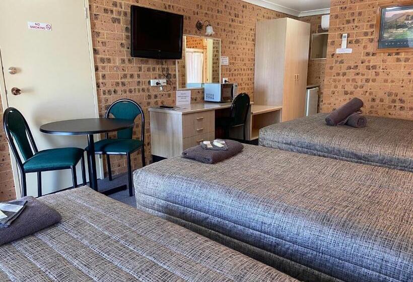 חדר משפחתי נוף לגינה, Aberdeen Motel