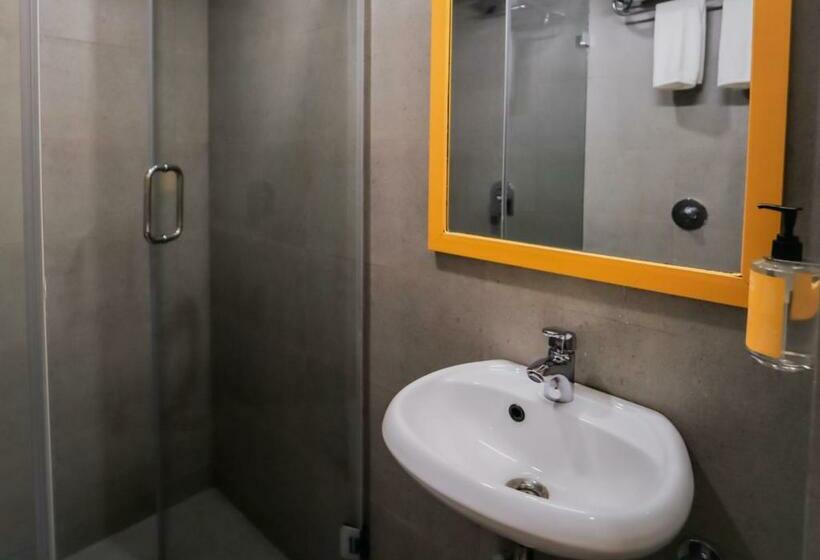 חדר סטנדרט, Bloom Hotel   Worli South Mumbai