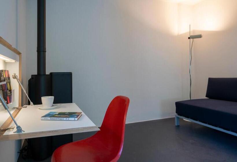 דירת חדר בקומת קרקע, Villa Pineta