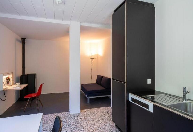 דירת חדר בקומת קרקע, Villa Pineta