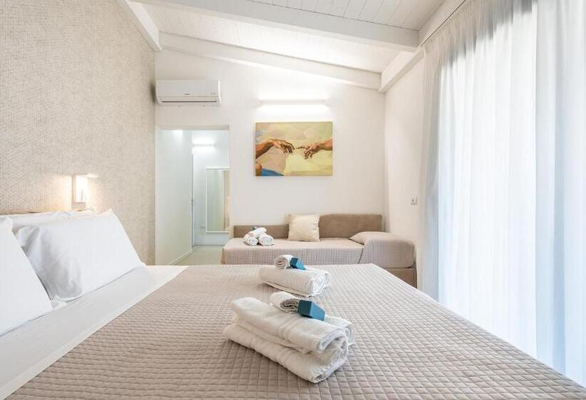 اتاق استاندارد سه تخته با چشمانداز باغ, Palazzo Michelangelo