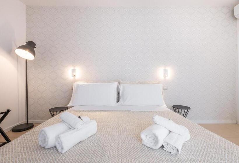 اتاق استاندارد سه تخته با چشمانداز باغ, Palazzo Michelangelo