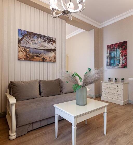 إستوديو قياسى, Royal Mini Apart Hotel On Rynok Square