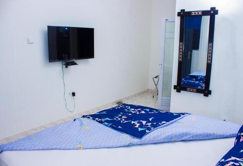 חדר דלוקס, Van Der Salle   Flovan Plaza