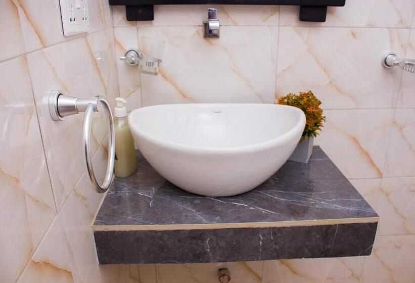 חדר דלוקס, Van Der Salle   Flovan Plaza