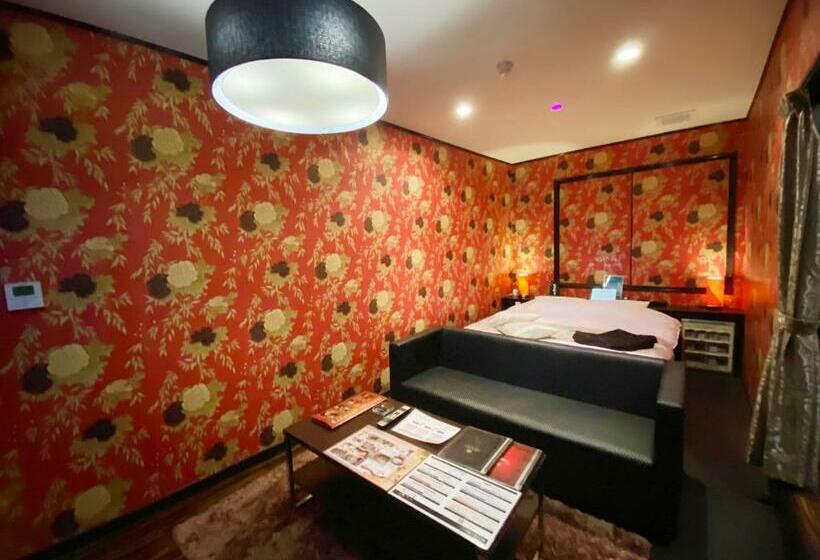 Ekonomiskt Rum, リバーサイド