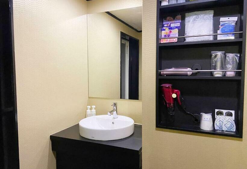 Ekonomiskt Rum, リバーサイド