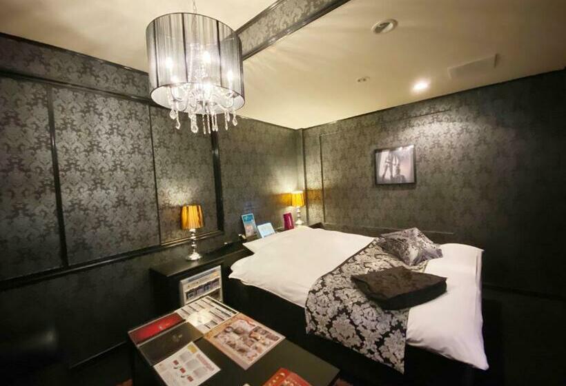 Ekonomiskt Rum, リバーサイド