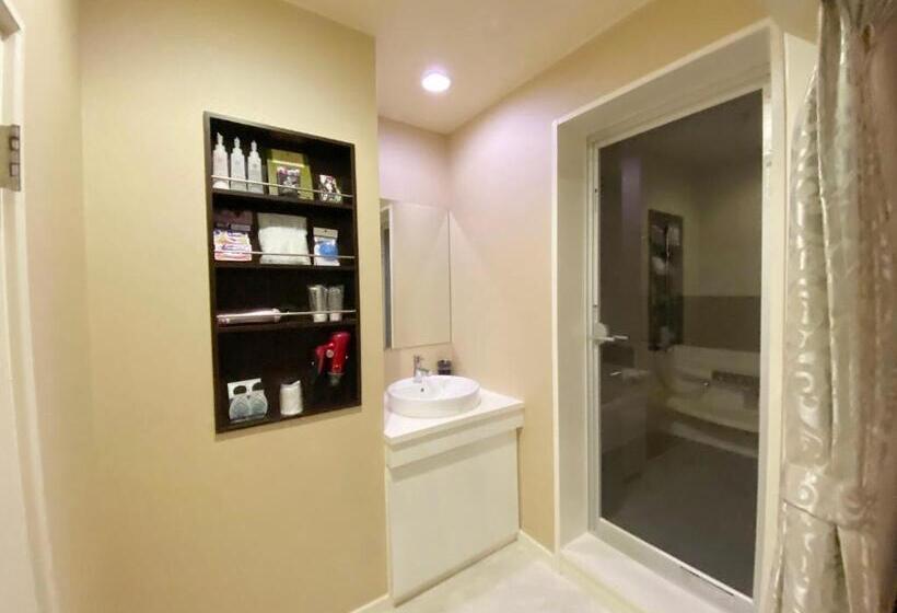 Ekonomiskt Rum, リバーサイド