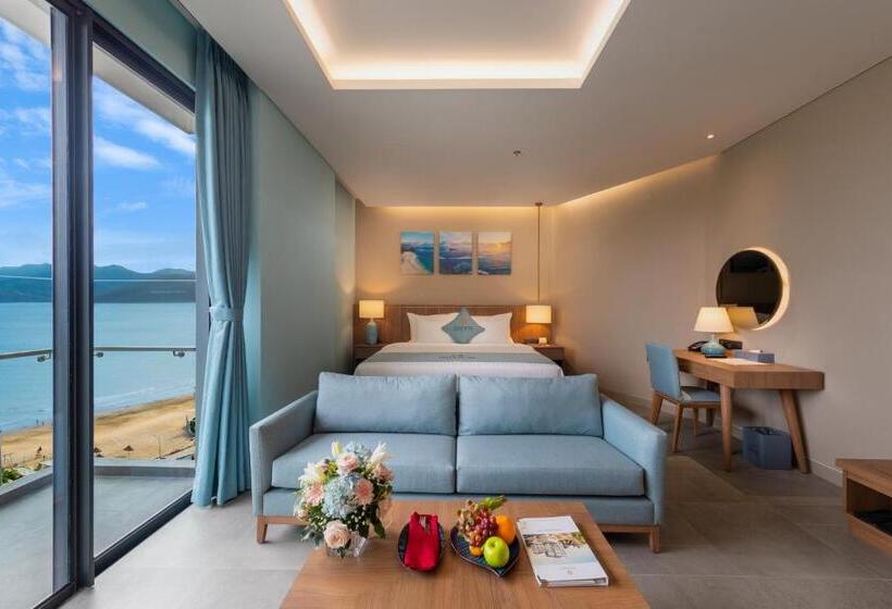 اتاق لوکس با بالکن و چشمانداز دریا, Fleur De Lys Hotel Quy Nhon